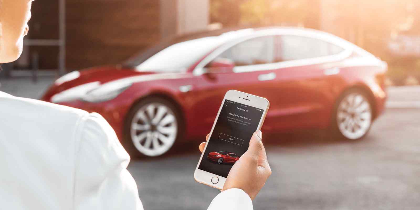 Tesla Otomobillerinin Kontrol Edildiği Uygulama Çöktü: Araç Sahipleri Dışarıda Kaldı