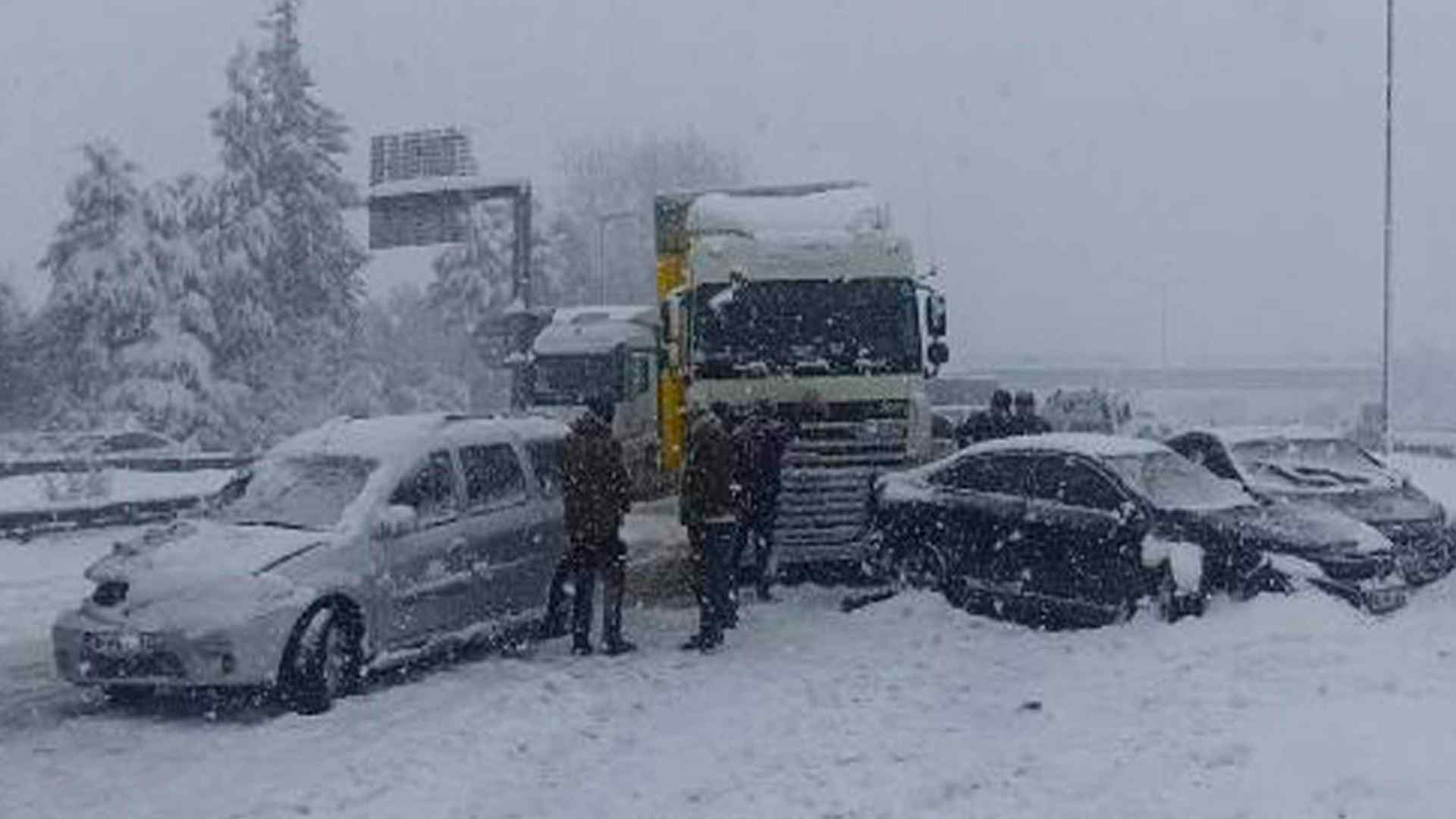 TÜSED'den Kar Yağışında Aracı Hasar Gören Sürücülere Bilgilendirme