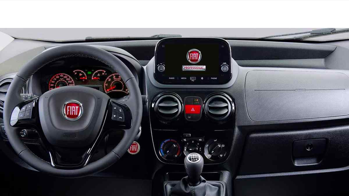 Fiat Fiorino Yenilendi: Fiyatı ve Özellikleri Açıklandı 4 Fiat Fiorino iç mekanı