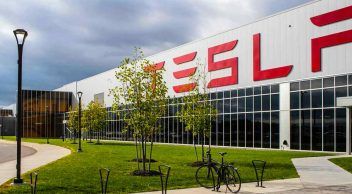 Tesla Almanya’daki Fabrikası İçin Onay Aldı