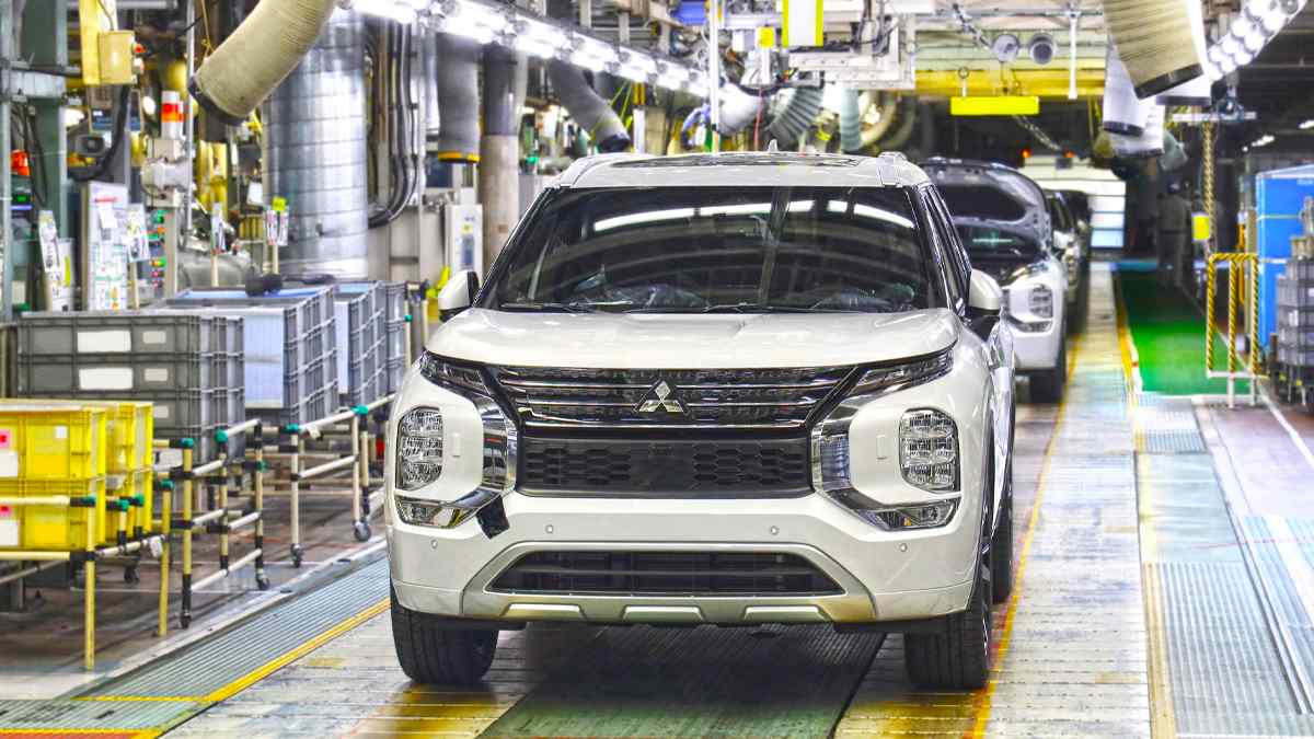 Mitsubishi Rusya’daki Üretimi Durdurdu