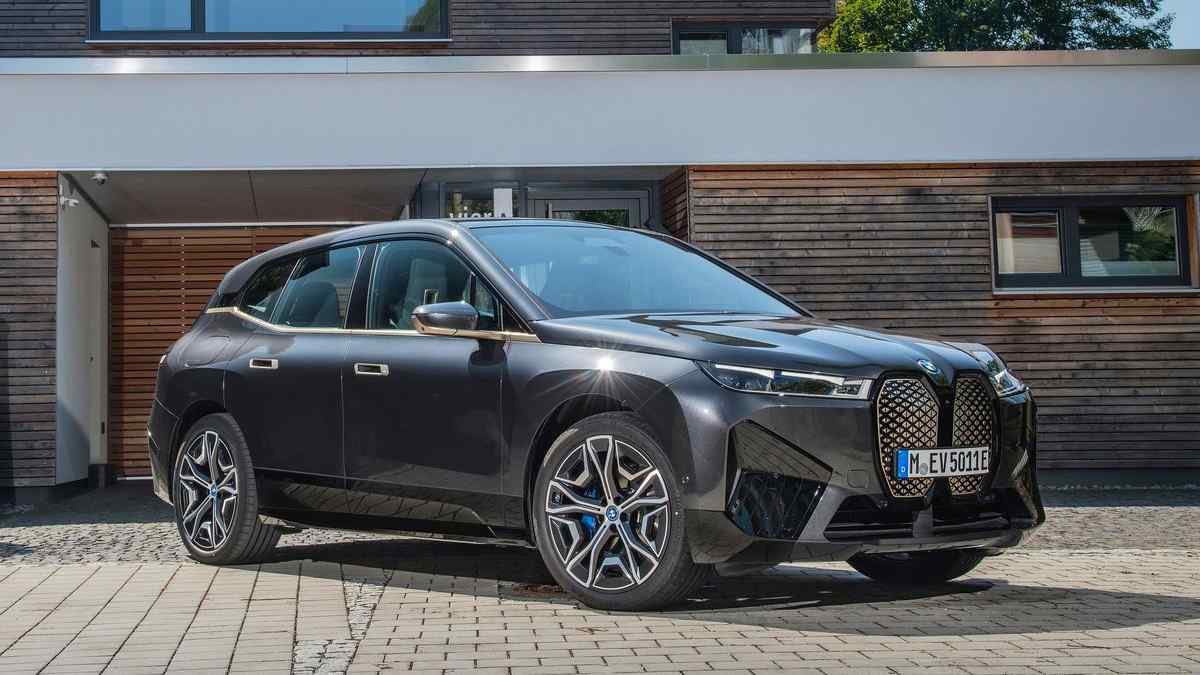 Türkiye'de Satılan Elektrikli Araçların Fiyatları ve Menzilleri 9 BMW iX
