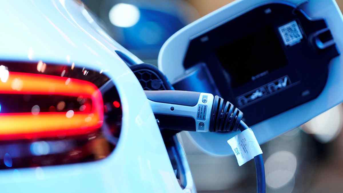 Benzin ve Motorinle Çalışan Araçların Üretimini Durdurdu 1 Benzin ve Motorinle Çalışan Araçların Üretimini Durdurdu