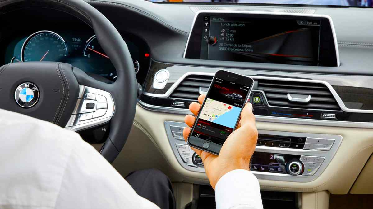 BMW Yeni Modellerinde Android Auto ve Apple CarPlay Olmadığını Açıkladı