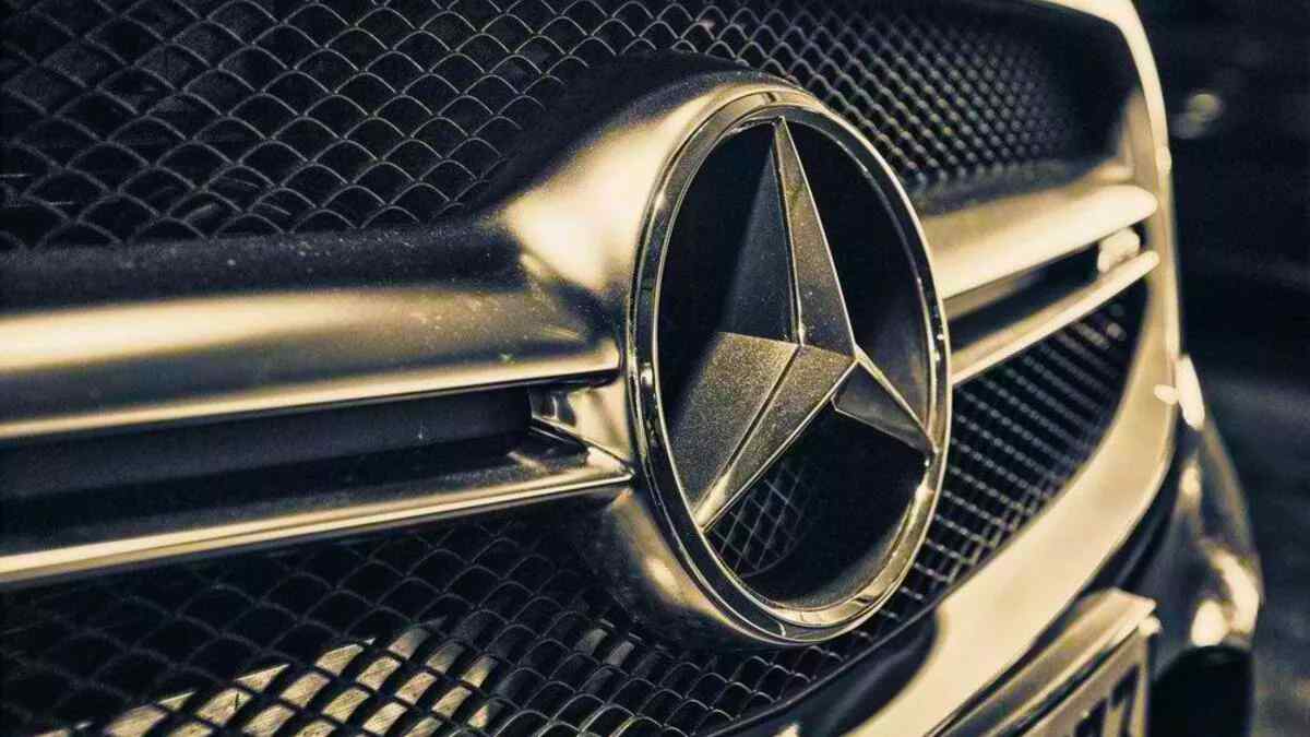 Mercedes, 300.000'den Fazla Aracını Geri Çağırıyor!