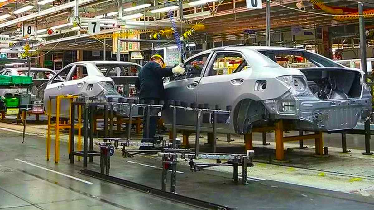Otomotiv Devi Toyota Üretimi Askıya Alıyor