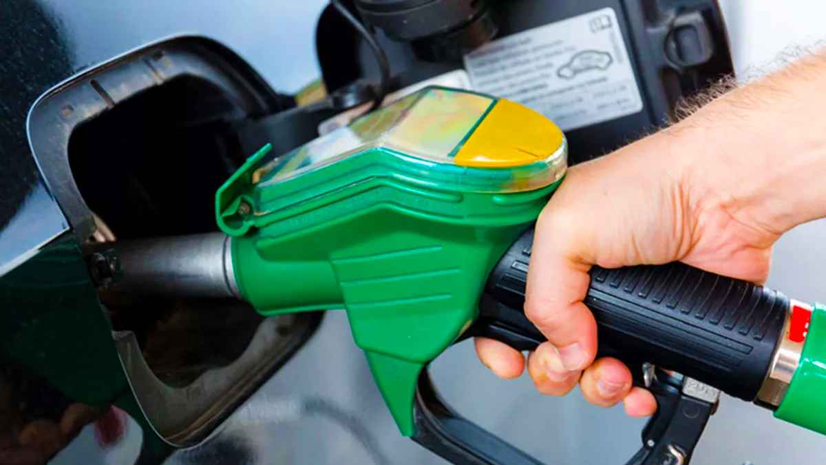 Benzin ve Motorine bir Büyük Zam Daha Geldi