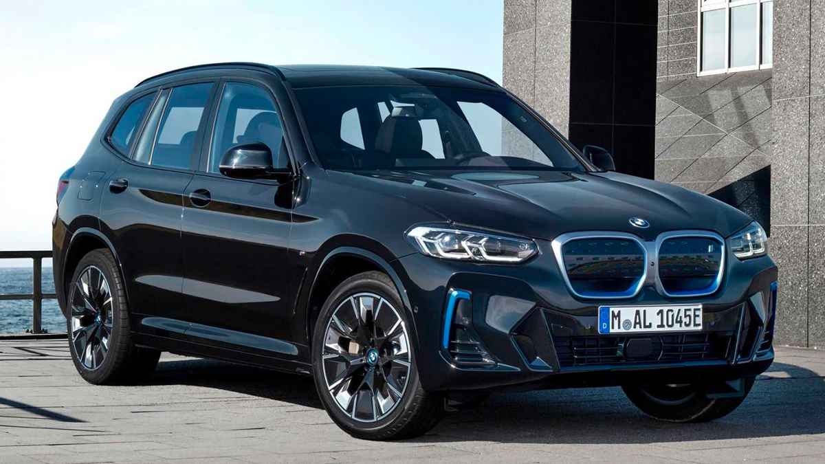 Elektrikli Otomobiller %0 Şarjla Kaç Kilometre Gidebilir? 11 BMW iX3 M Sport Pro