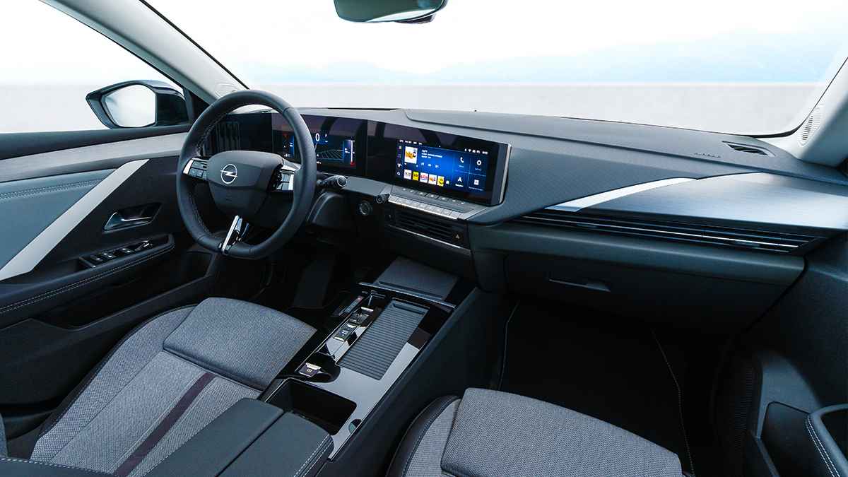 Yeni Opel Astra'nın Türkiye'ye Geleceği Tarih Belli Oldu 3 Yeni Opel Astra'nın iç mekanı