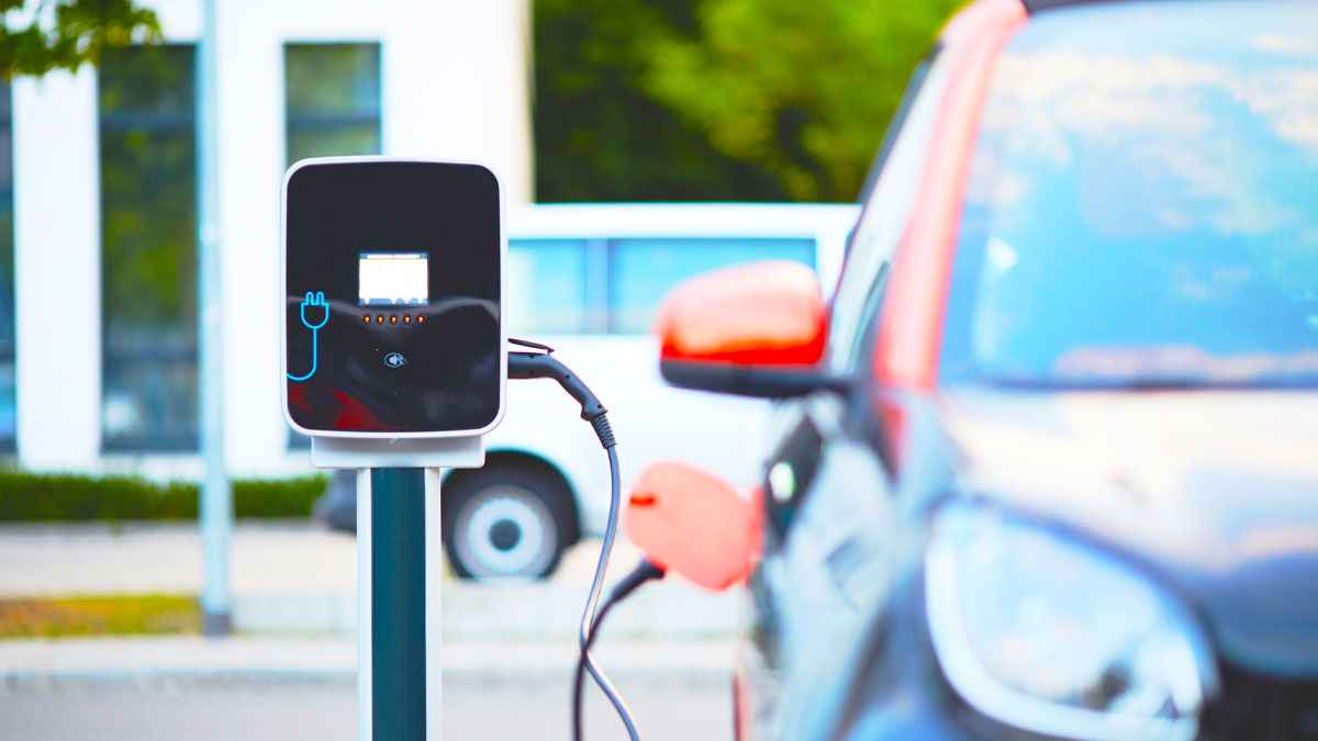 Fransa Dar Gelirli Ailelere Yönelik Yeni Elektrikli Araç Teşviki