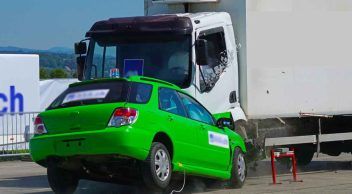 Dünyanın İlk Kadın Sürücü Çarpışma Mankeni Test Edildi