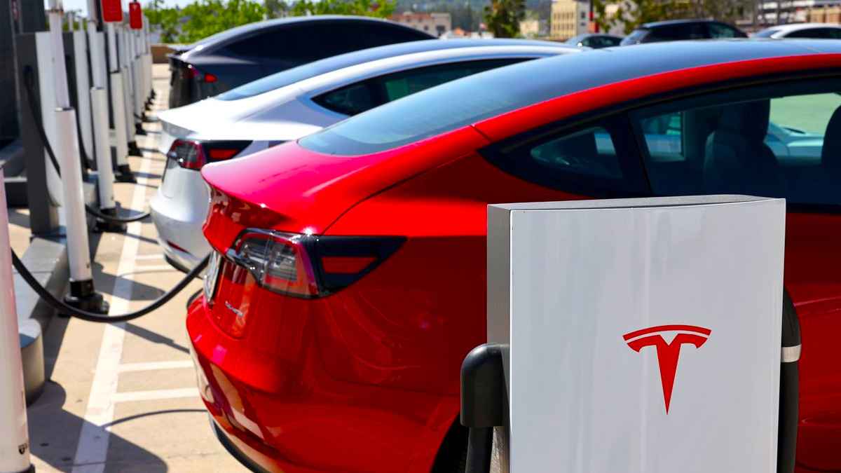 Elektrikli Araç Üreticisi Tesla'nın Hisseleri Düşmeye Devam Ediyor! 1 Elektrikli Araç Üreticisi Tesla’nın Hisseleri Düşmeye Devam Ediyor!