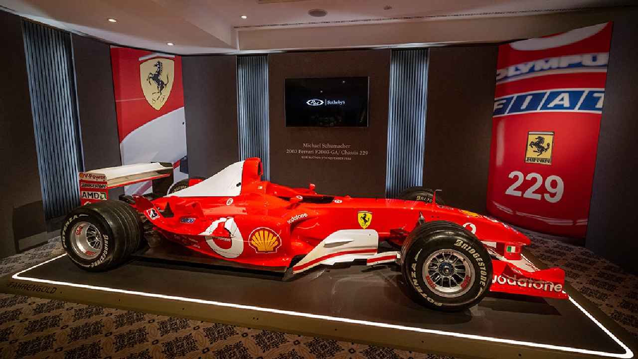 F1 Pilotu Michael Schumacher'in Şampiyon Olduğu Araç, Rekor Fiyata Satıldı 1 F1 Pilotu Michael Schumacher’in Şampiyon Olduğu Araç, Rekor Fiyata Satıldı
