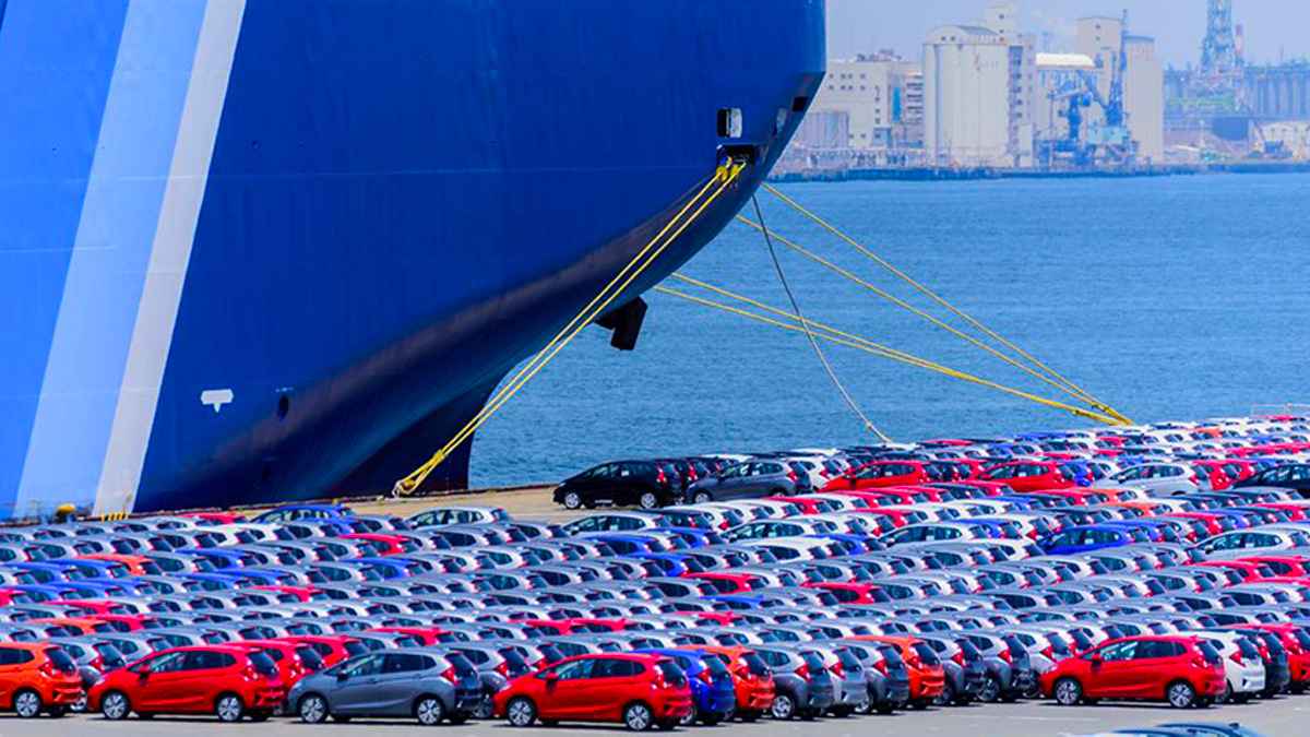 Türkiye'ye Gelen Otomobiller Daha Gemideyken Satıldı 3 Türkiye'ye Gelen Otomobiller Daha Gemideyken Satıldı