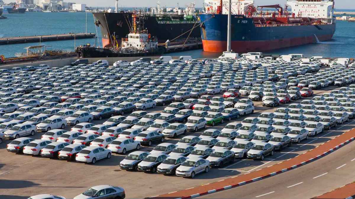 Türkiye'ye Gelen Otomobiller Daha Gemideyken Satıldı 2 Türkiye'ye Gelen Otomobiller Daha Gemideyken Satıldı