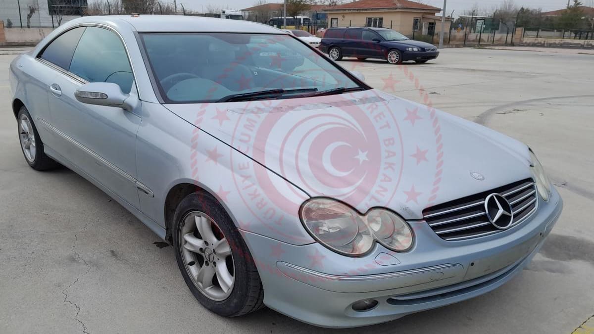 Gümrükte Satışa Çıkarılan Uygun Fiyatlı İkinci El Araçlar 23 2004 MERCEDES - BENZ CLK 240