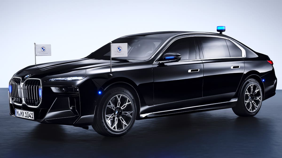 Bmw'nin İlk Elektrikli Zırhlı Arabası Tanıtıldı 2 BMW'nin İlk Elektrikli Zırhlı Arabası Tanıtıldı