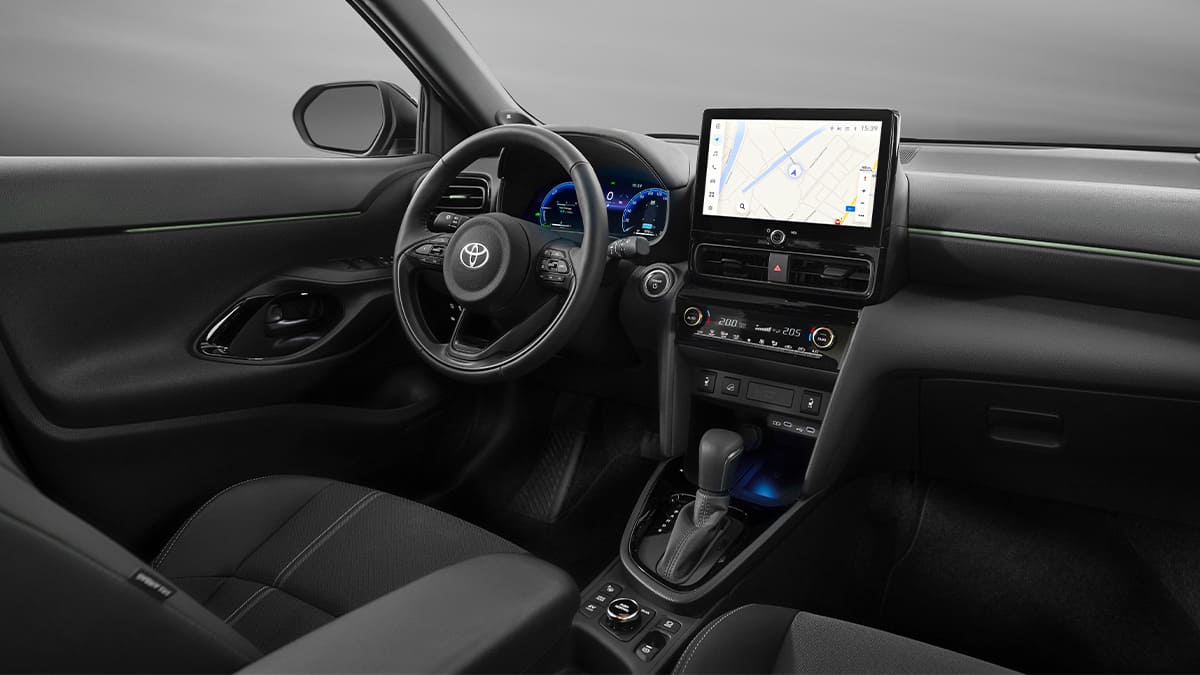 Toyota Yaris Cross'un Yenilenen Versiyonu Tanıtıldı: Özellikleri ve Detayları 6 Yaris Cross kokpit