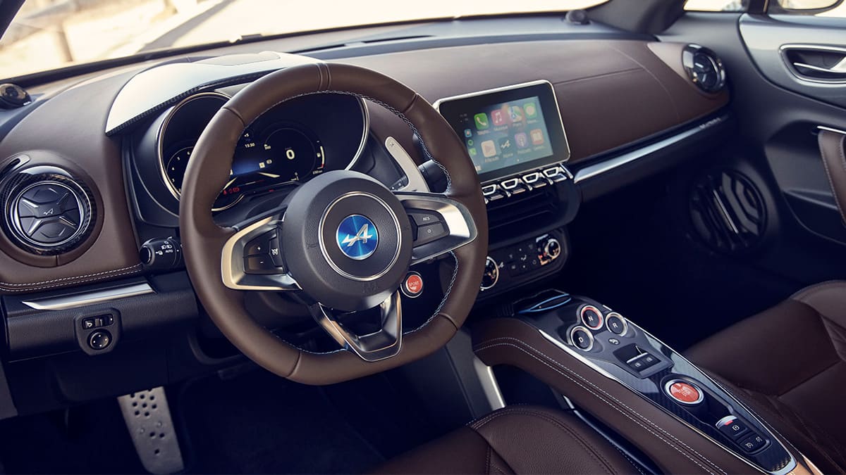 Alpine A110 Ailesi Türkiye'de: İşte Fiyatı ve Özellikleri 5 Alpine A110 kokpit