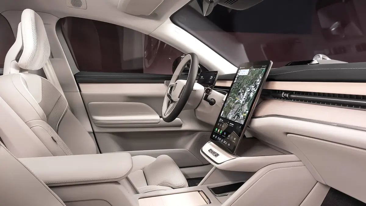 Volvo ES90 kokpit